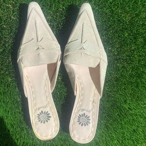 Yellow Box Vision Mules Shoes suede Kitten Heel Size 6.5